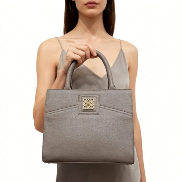 COD. BC0032 Cartera Clásica Taupe